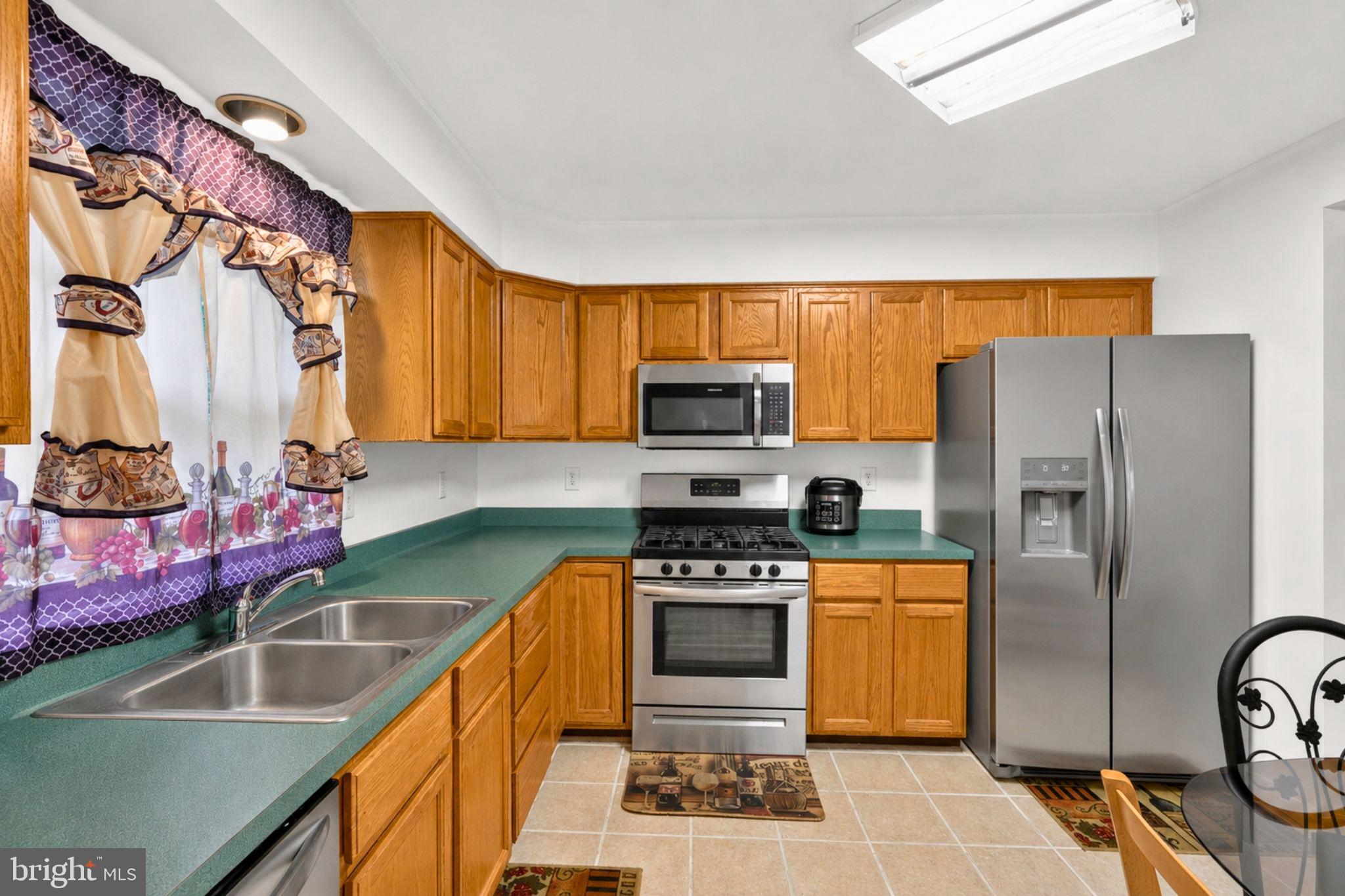 7318 Rotunda Court Clinton, MD 20735 - Photo 3 of 36