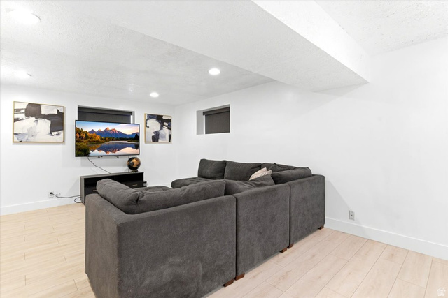 252 North 250 E Street Morgan, UT 84050 - Photo 12 of 22 Living Room