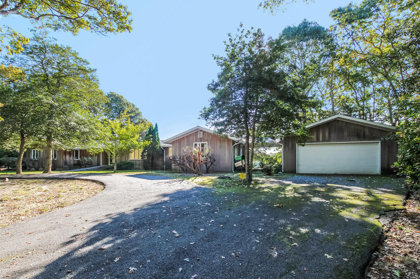 1379 Falmouth Road Centerville, MA 02632 - Photo 4 of 32 004-photo--6459746