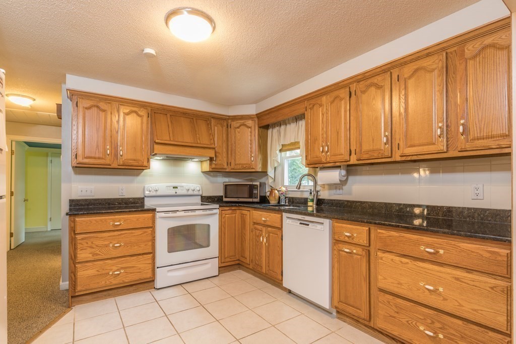 1842 Shirley Road Lancaster, MA 01523 - Photo 2 of 23