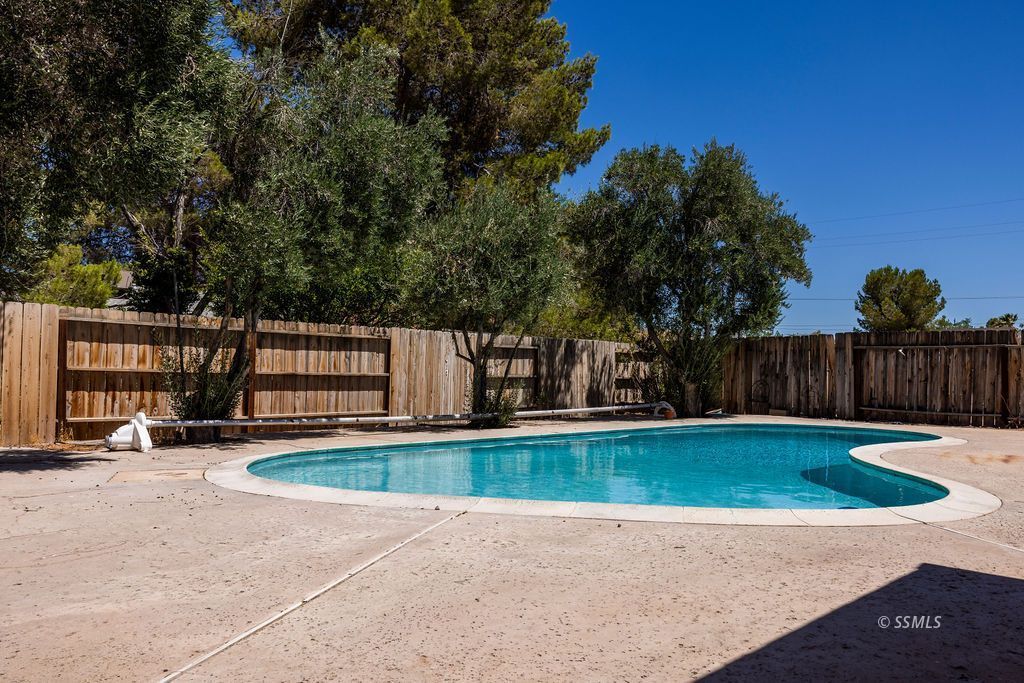230 Larkspur Street Ridgecrest, CA 93555 - Photo 35 of 39