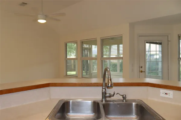 $1,975 | 3013 Parker Drive, Georgetown, TX 78628