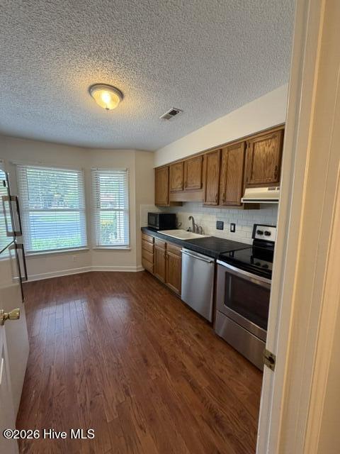 2015 Quail Ridge Road Greenville, NC 27858 - Photo 7 of 18 Gallery Image 7