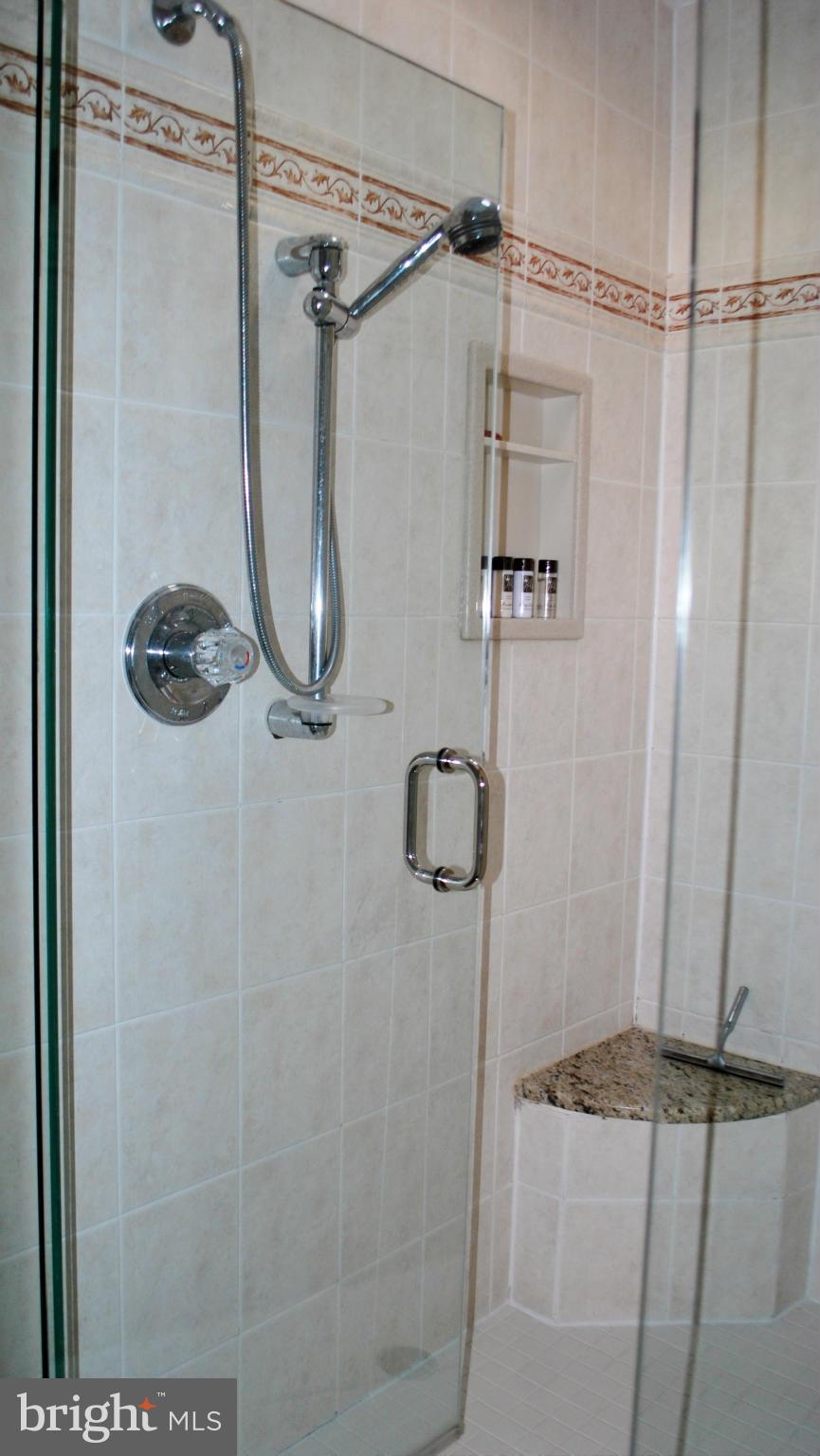 15526 Thompson Road Silver Spring, MD 20905 - Photo 23 of 30 Bath (Master)
