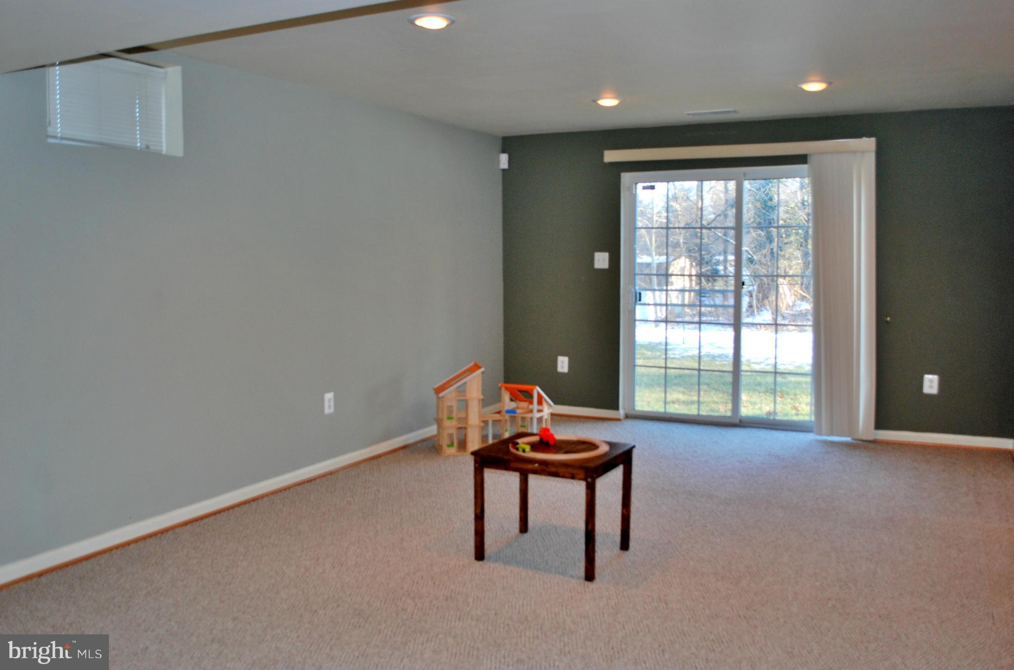 15526 Thompson Road Silver Spring, MD 20905 - Photo 27 of 30 Rec Room