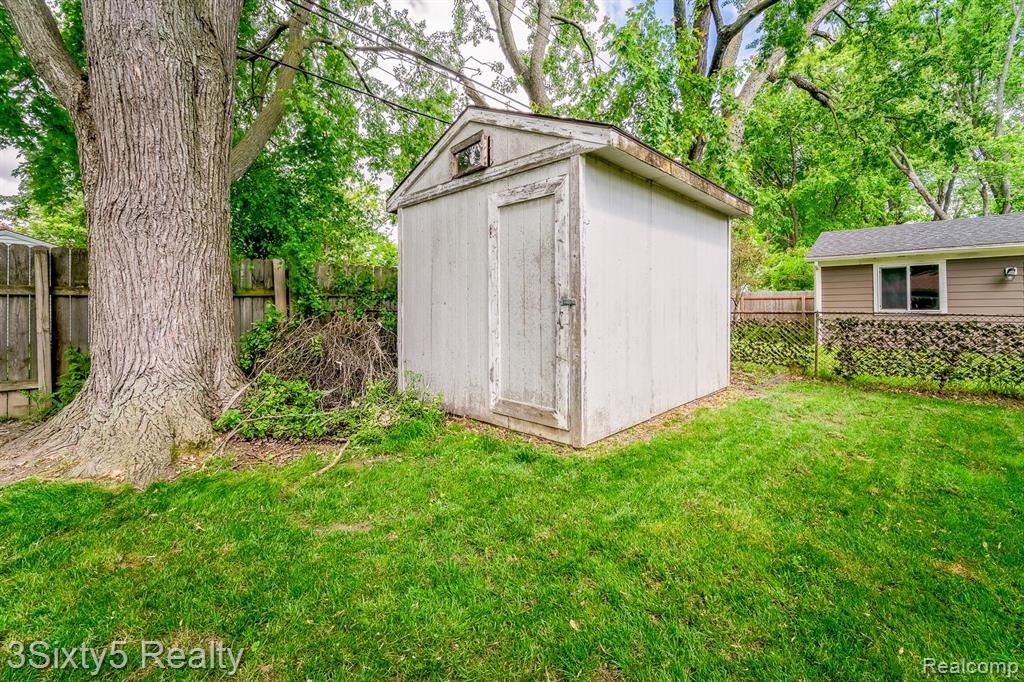 3831 Durham Road Royal Oak, MI 48073 - Photo 36 of 40
