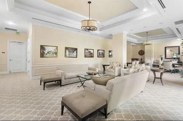 $695,000 | 403 South Sapodilla Avenue, Unit 104, West Palm Beach, FL 33401