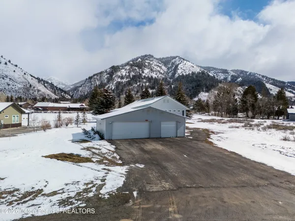 $675,000 | 385 Hardman Road, Star Valley Ranch, WY 83127