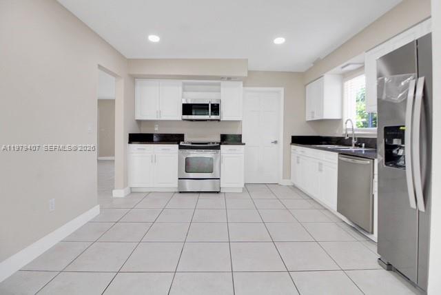 7325 Southwest 98th Court Miami, FL 33173 - Photo 11 of 35