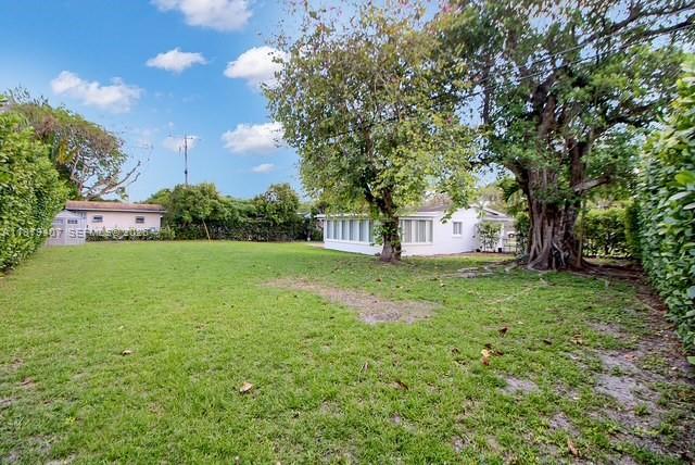 7325 Southwest 98th Court Miami, FL 33173 - Photo 26 of 35