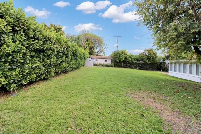 7325 Southwest 98th Court Miami, FL 33173 - Photo 30 of 35