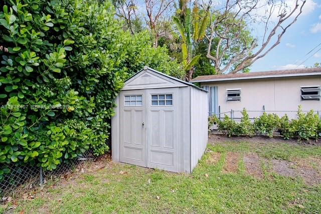 7325 Southwest 98th Court Miami, FL 33173 - Photo 34 of 35