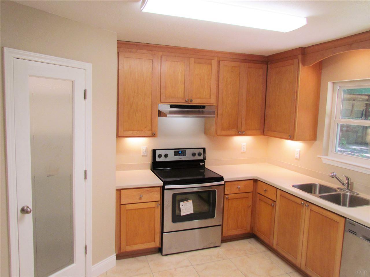 980 Green Hills Road Cantonment, FL 32533 - Photo 8 of 33 Gallery Image 8