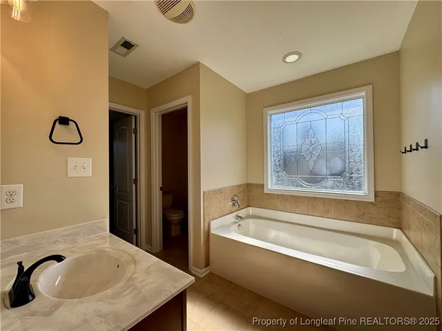 $1,800 | 105 Bluebonnet Oak Court, Bunnlevel, NC 28323