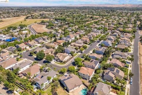 $975,000 | 2397 Boulder Street, Brentwood, CA 94513