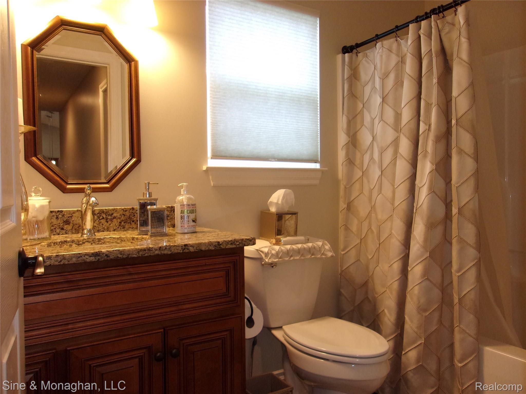 9563 Amy Road Algonac, MI 48001 - Photo 21 of 30 100_0478.JPG
