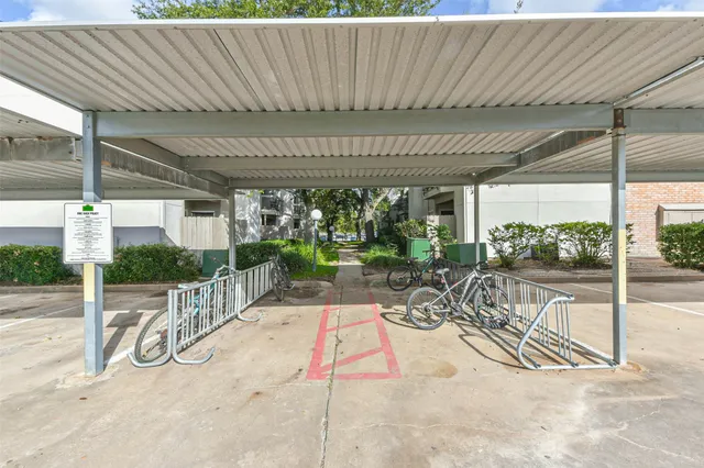 $139,999 | 7900 North Stadium Drive, Unit 16, Houston, TX 77030