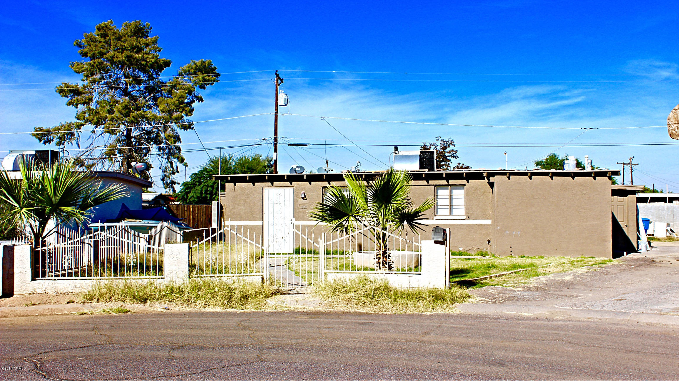 3920 West Granada Road Phoenix, AZ 85009 - Photo 1 of 8 IMG_0917
