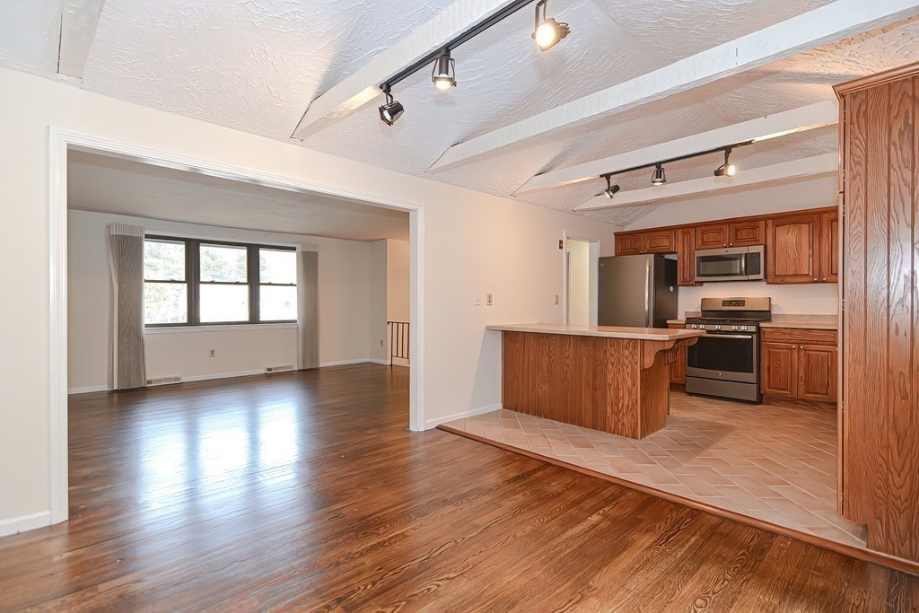 42 Sandy Ridge Circle Sharon, MA 02067 - Photo 11 of 41 Gallery Image 11