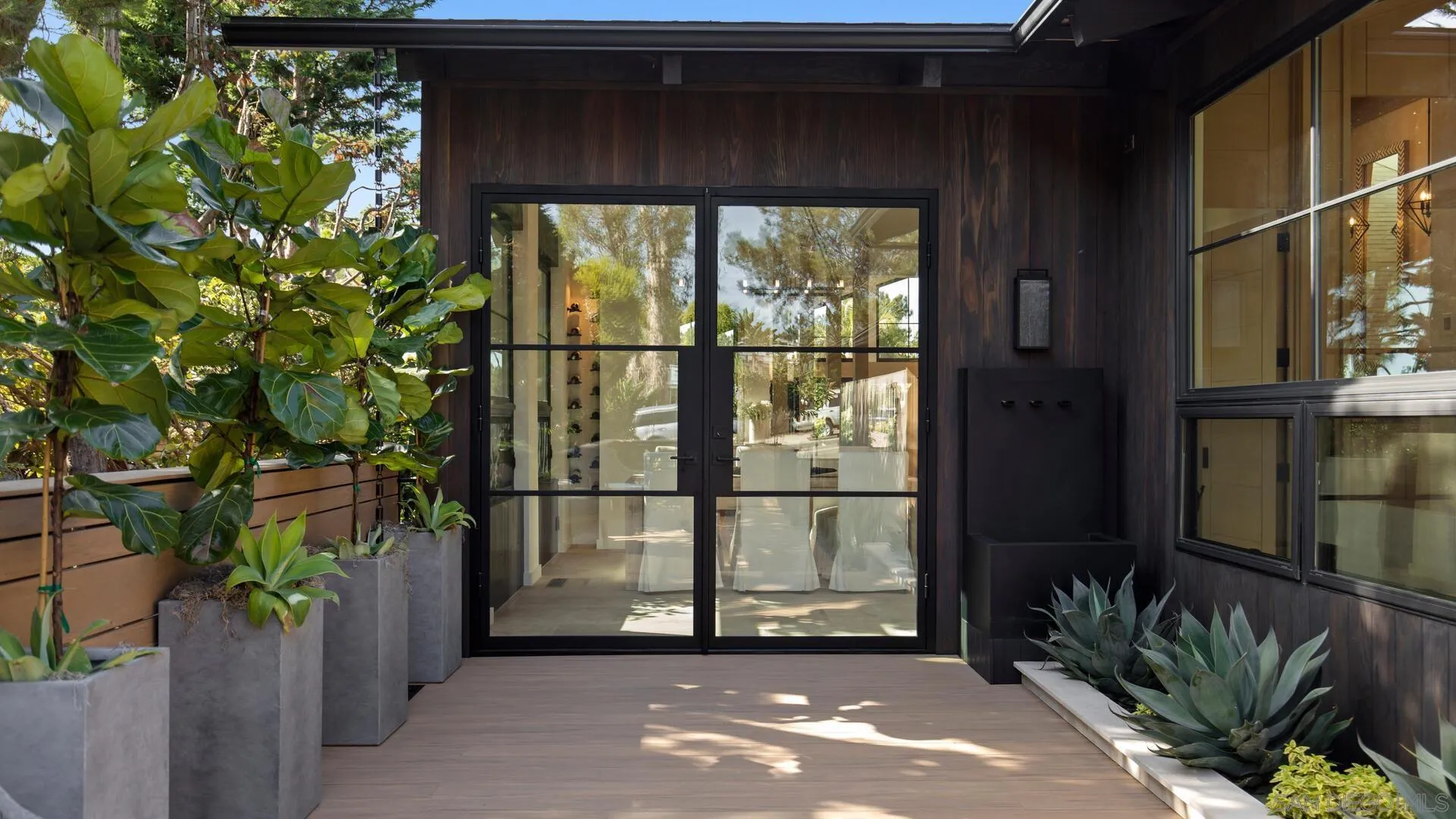 340 7th Street Del Mar, CA 92014 - Photo 26 of 30 a view of a entrance of the house