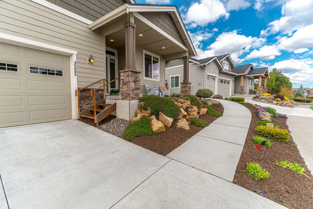 20880 Rorick Drive Bend, OR 97701 - Photo 3 of 51 RileyVisuals-4