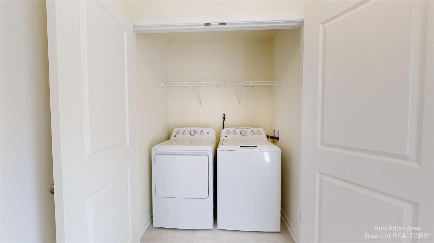 2725 Bristol Rdg Drive Ann Arbor, MI 48105 - Photo 19 of 33 Photo 18