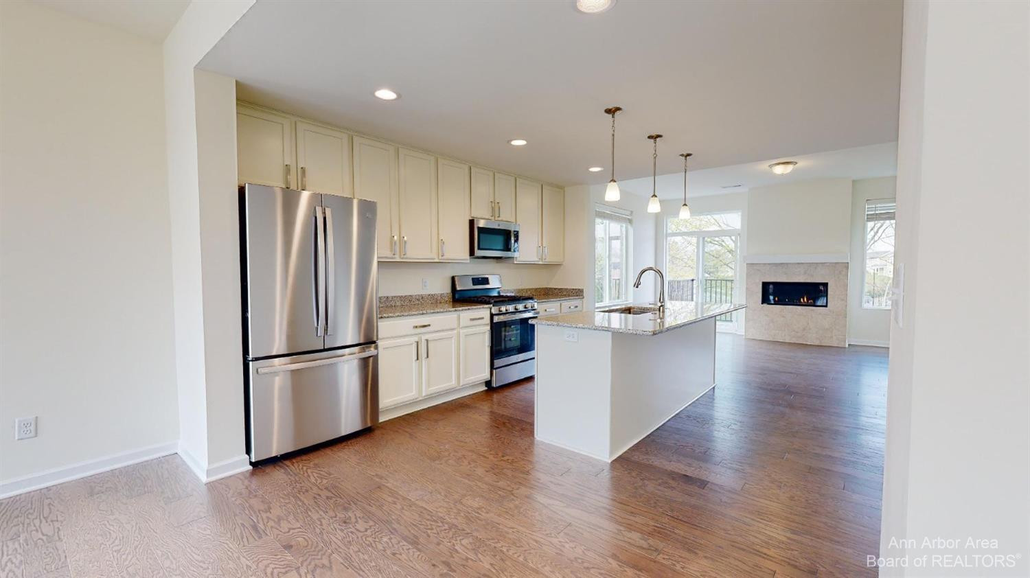 2725 Bristol Rdg Drive Ann Arbor, MI 48105 - Photo 4 of 33 Photo 3