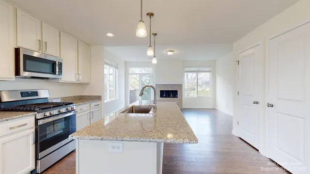 $4,200 | 2725 Bristol Rdg Drive, Ann Arbor, MI 48105