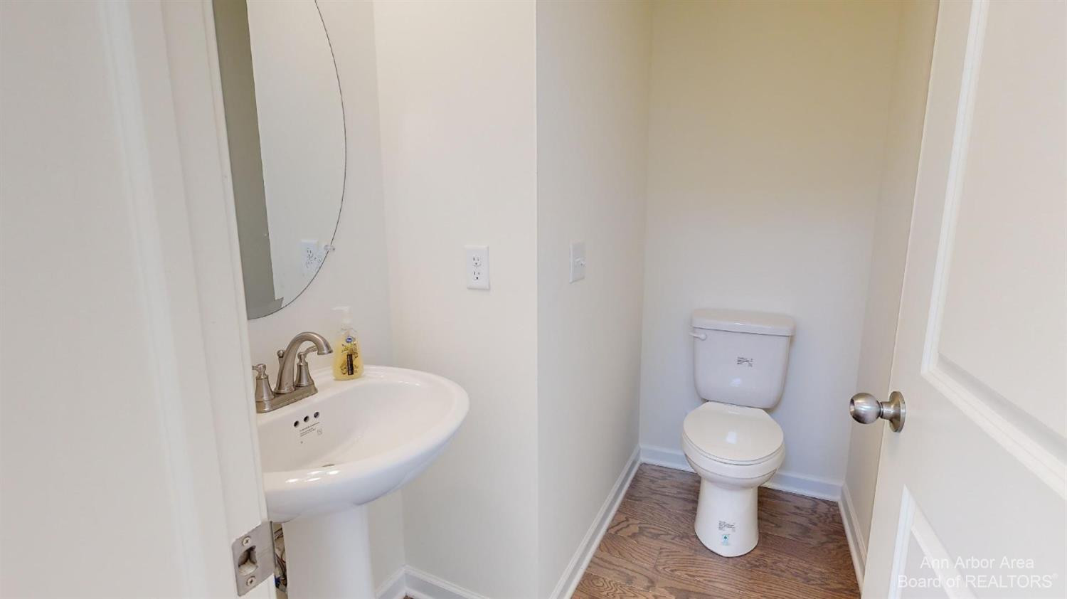 2725 Bristol Rdg Drive Ann Arbor, MI 48105 - Photo 10 of 33 Photo 9