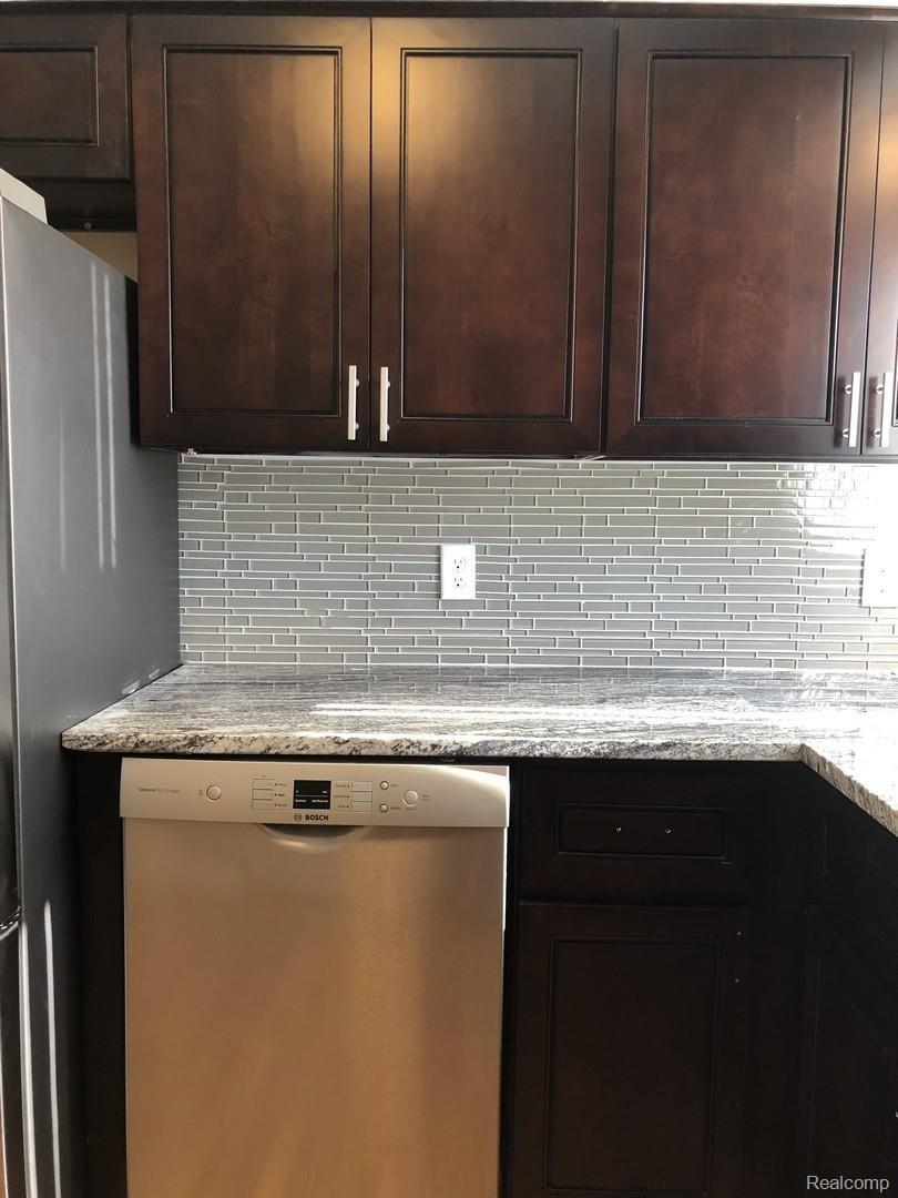 451 Miller Avenue Rochester, MI 48307 - Photo 6 of 21 kitchen4.JPG