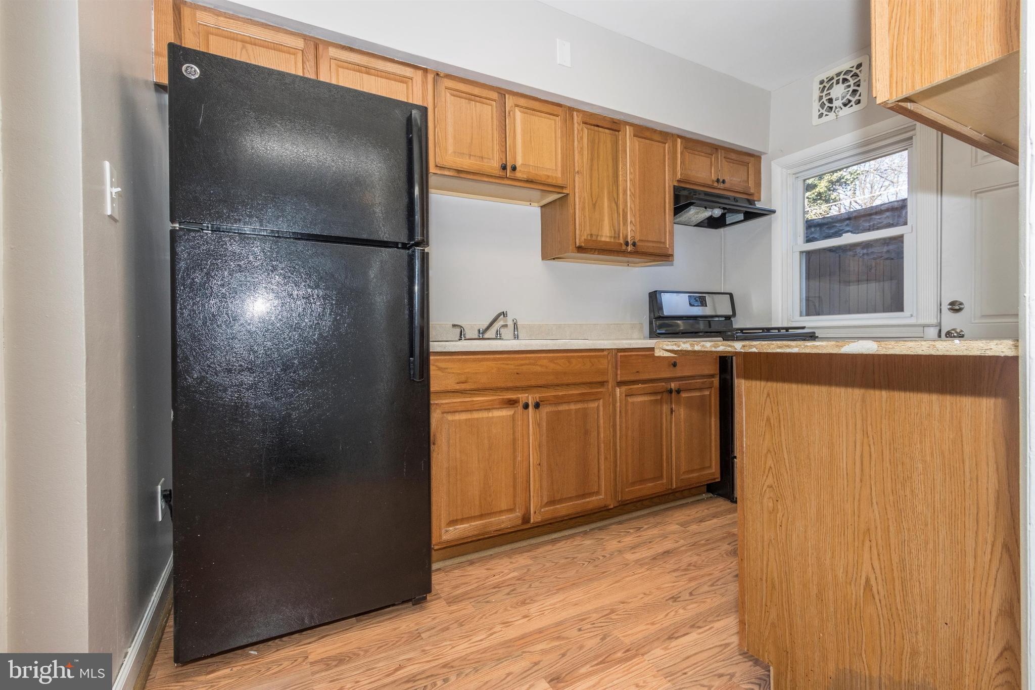 222 Westshire Road Baltimore, MD 21229 - Photo 14 of 49 KITCHEN