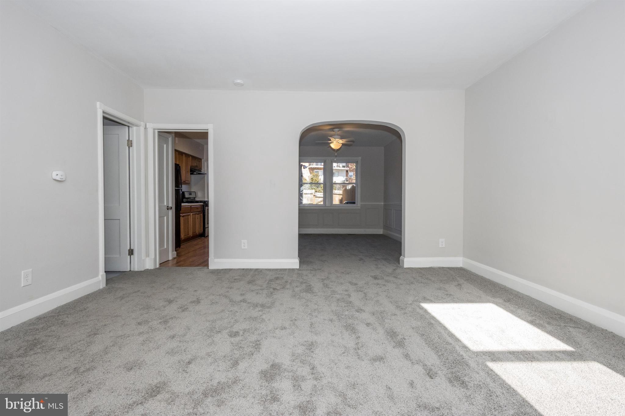 222 Westshire Road Baltimore, MD 21229 - Photo 9 of 49 LIVING ROOM