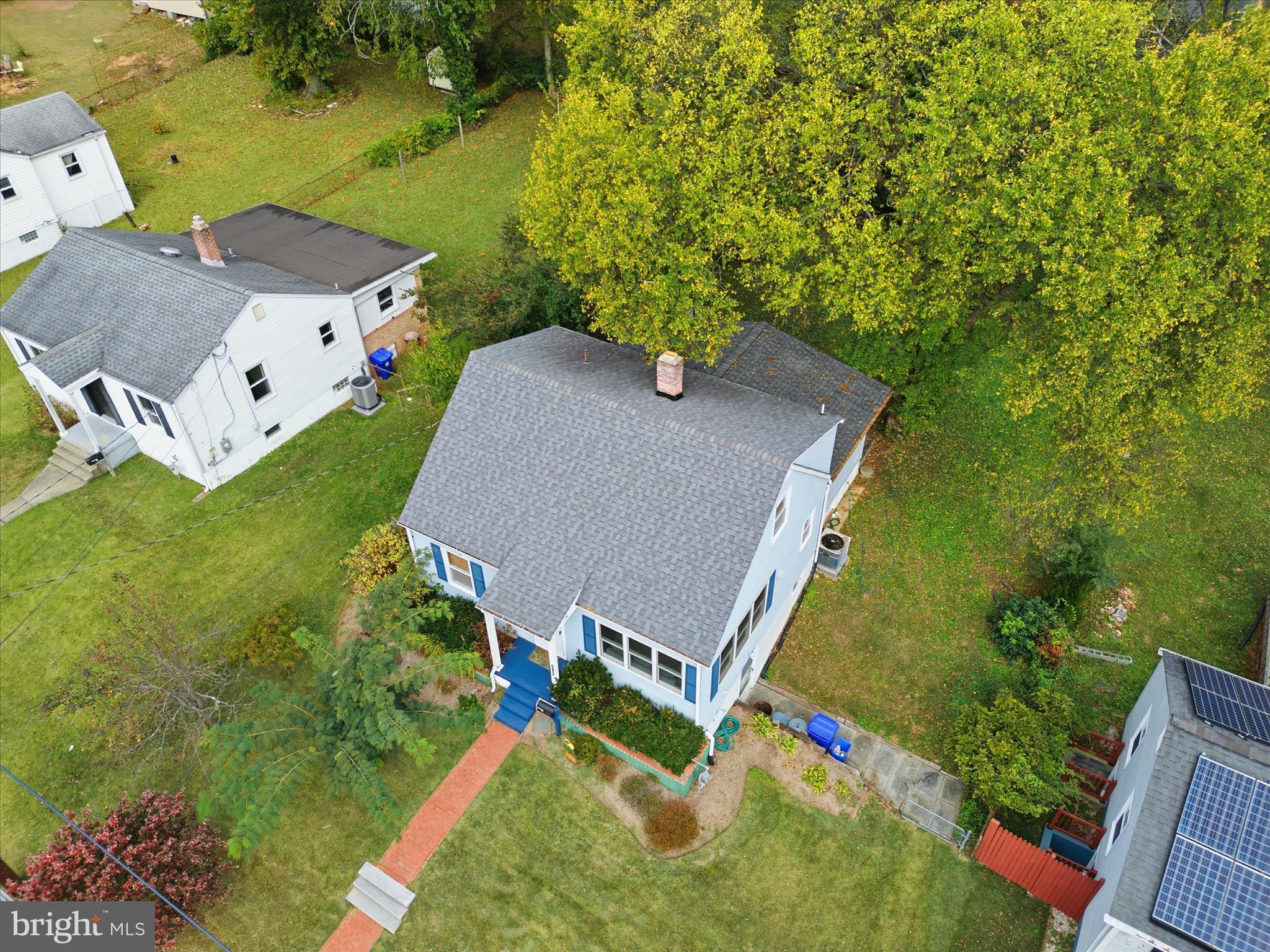 2707 Lindell Street Silver Spring, MD 20902 - Photo 45 of 51 an aerial view of a house with a yard