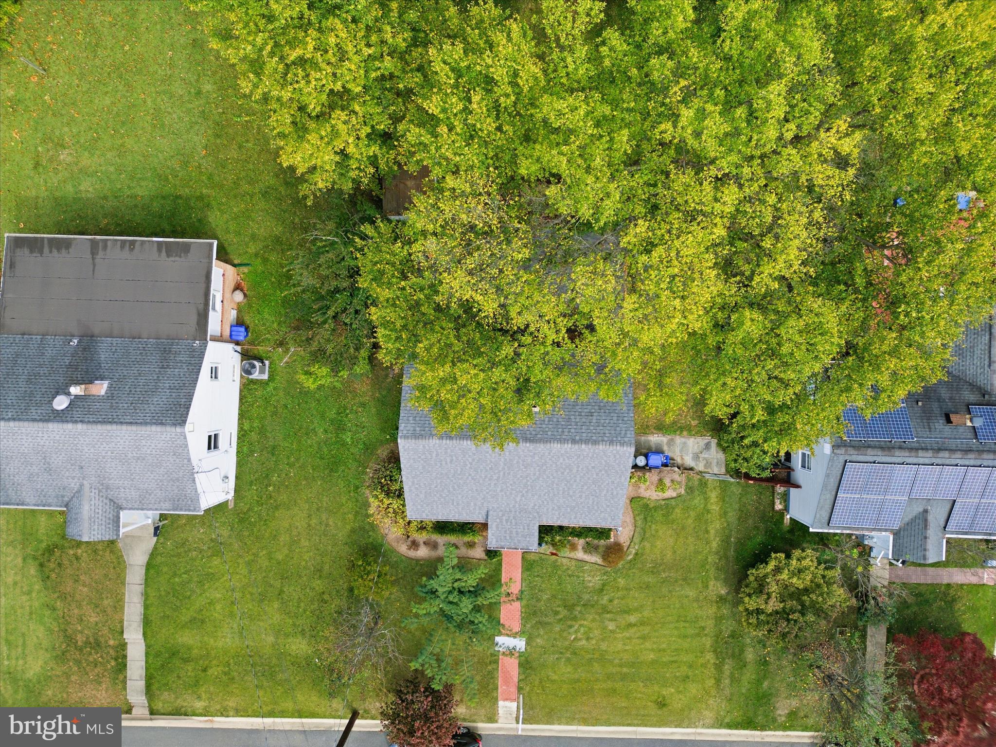 2707 Lindell Street Silver Spring, MD 20902 - Photo 47 of 51 an aerial view of residential house with outdoor space and trees all around