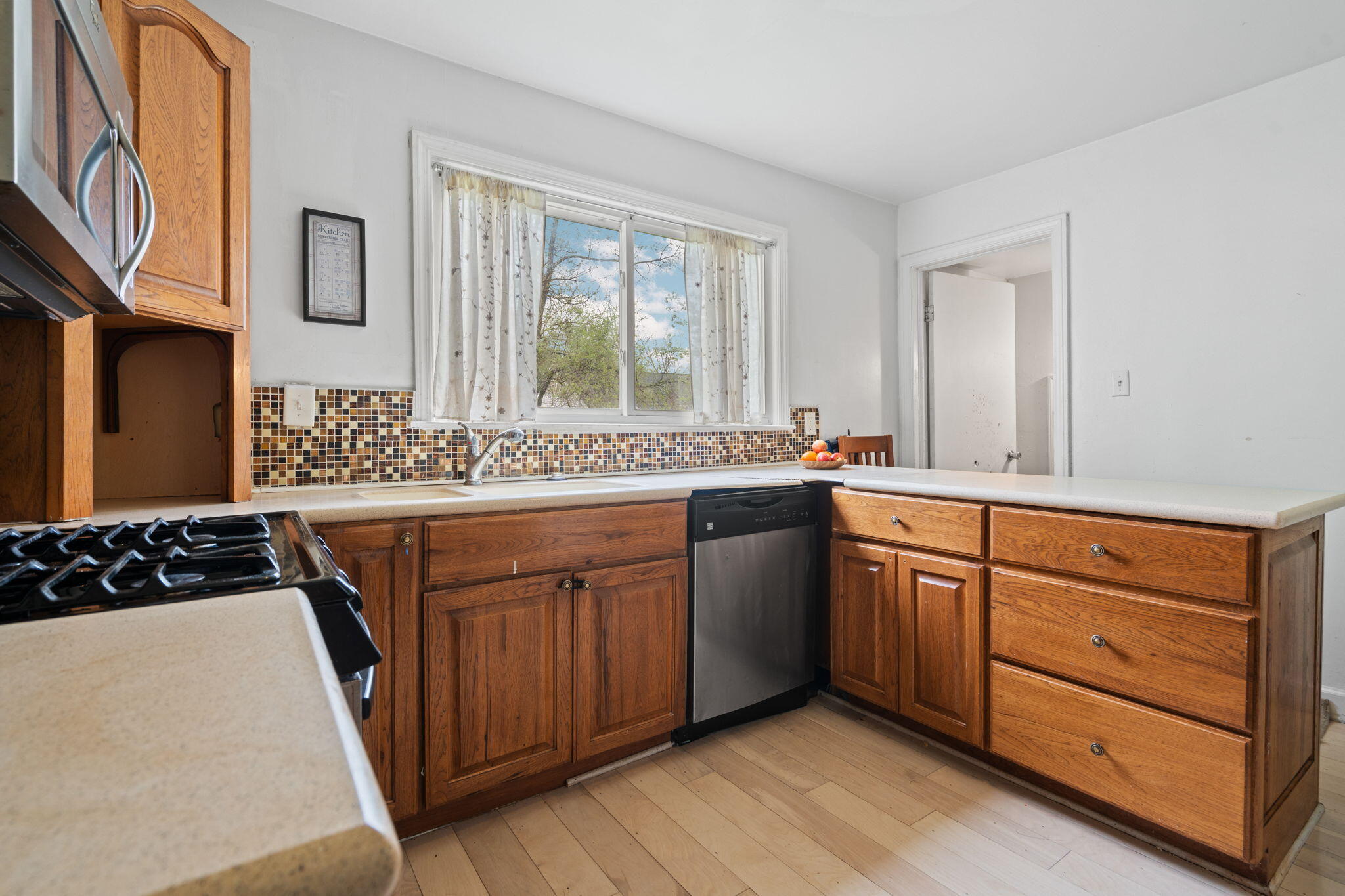 8659 North Canton Center Road Canton, MI 48187 - Photo 6 of 34 12-web-or-mls-DSC09788