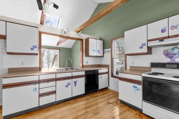 $799,900 | 40 Menotomy Road, Plymouth, MA 02360