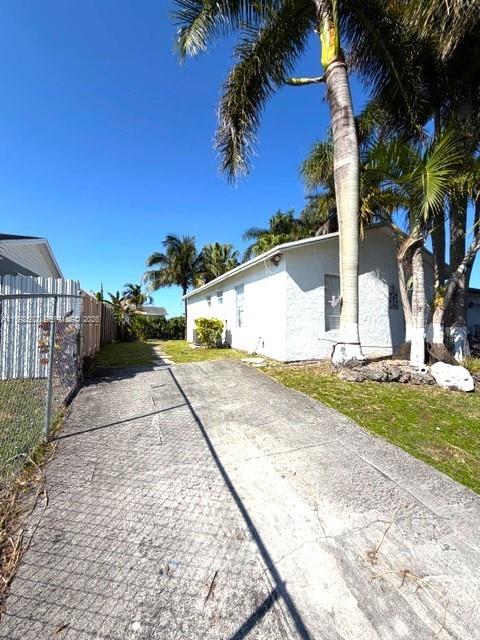 13041 Southwest 260th Terrace Homestead, FL 33032 - Photo 14 of 46 a view of a backyard