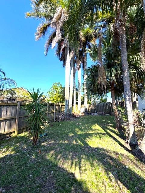 13041 Southwest 260th Terrace Homestead, FL 33032 - Photo 23 of 46 a view of a yard with plants