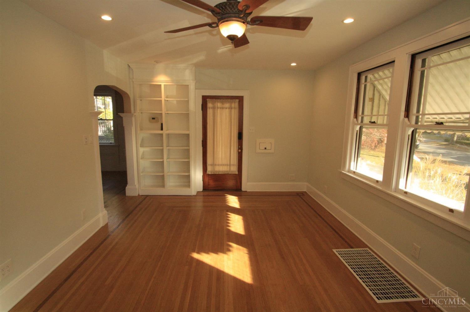 1043 Rutledge Avenue Cincinnati, OH 45205 - Photo 4 of 31 Gallery Image 4