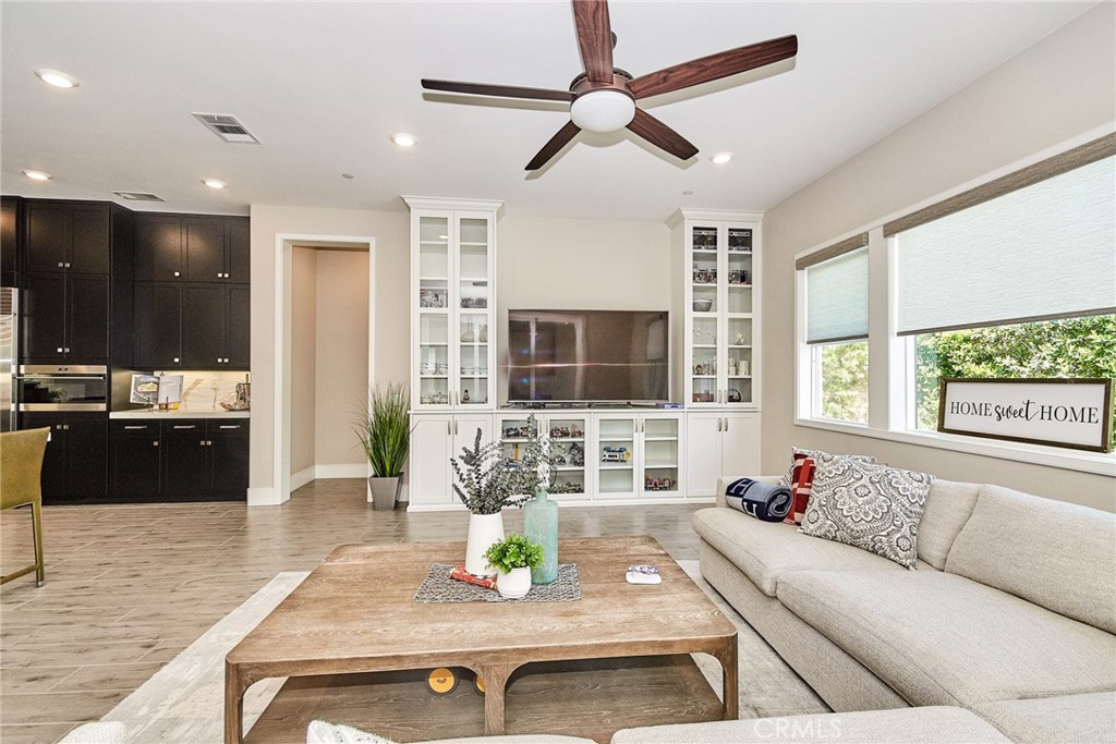 115 Crossover Irvine, CA 92618 - Photo 13 of 64