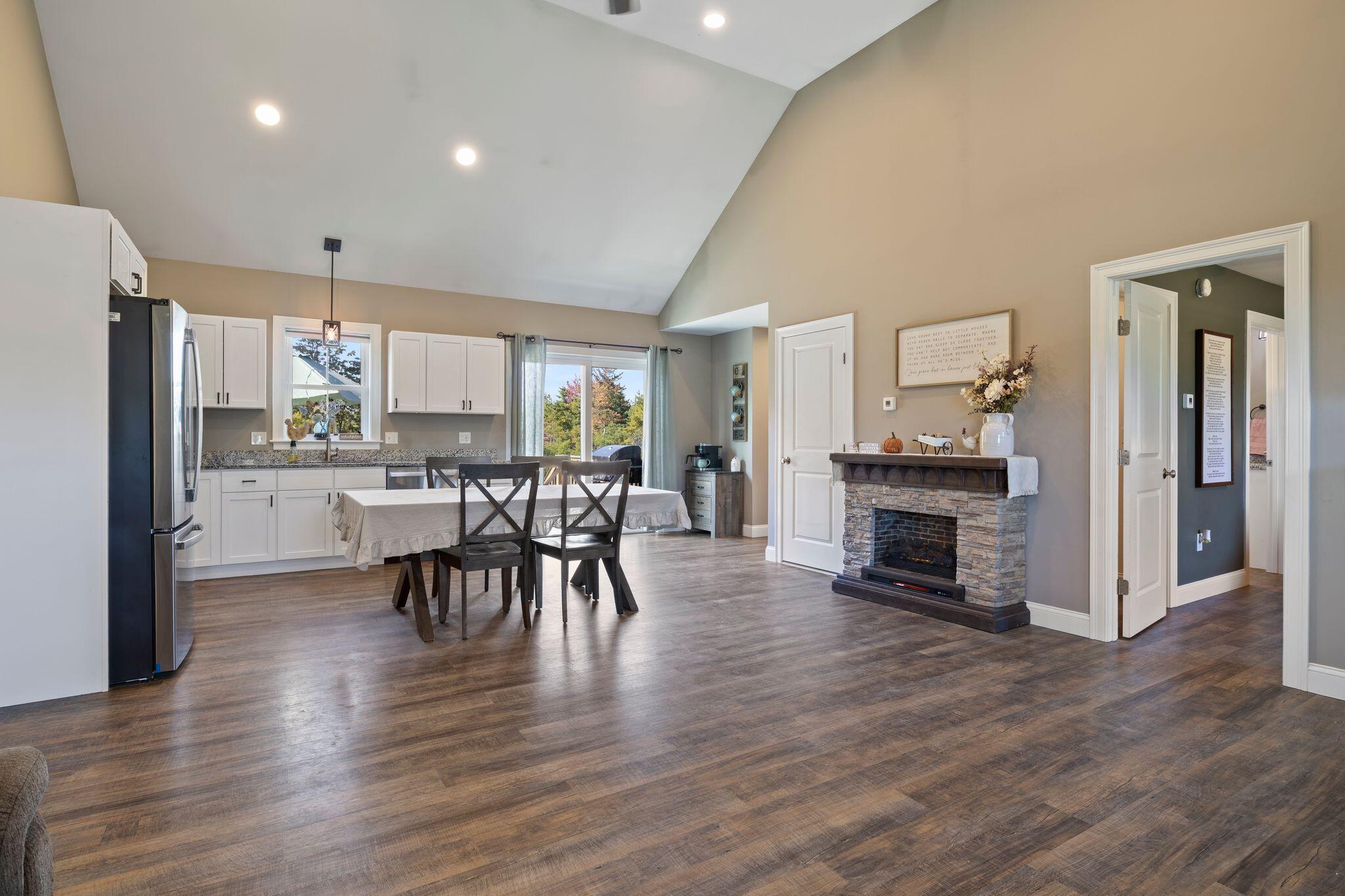 8 Estes Drive Standish, ME 04085 - Photo 5 of 48 8_Estes_Dr_05