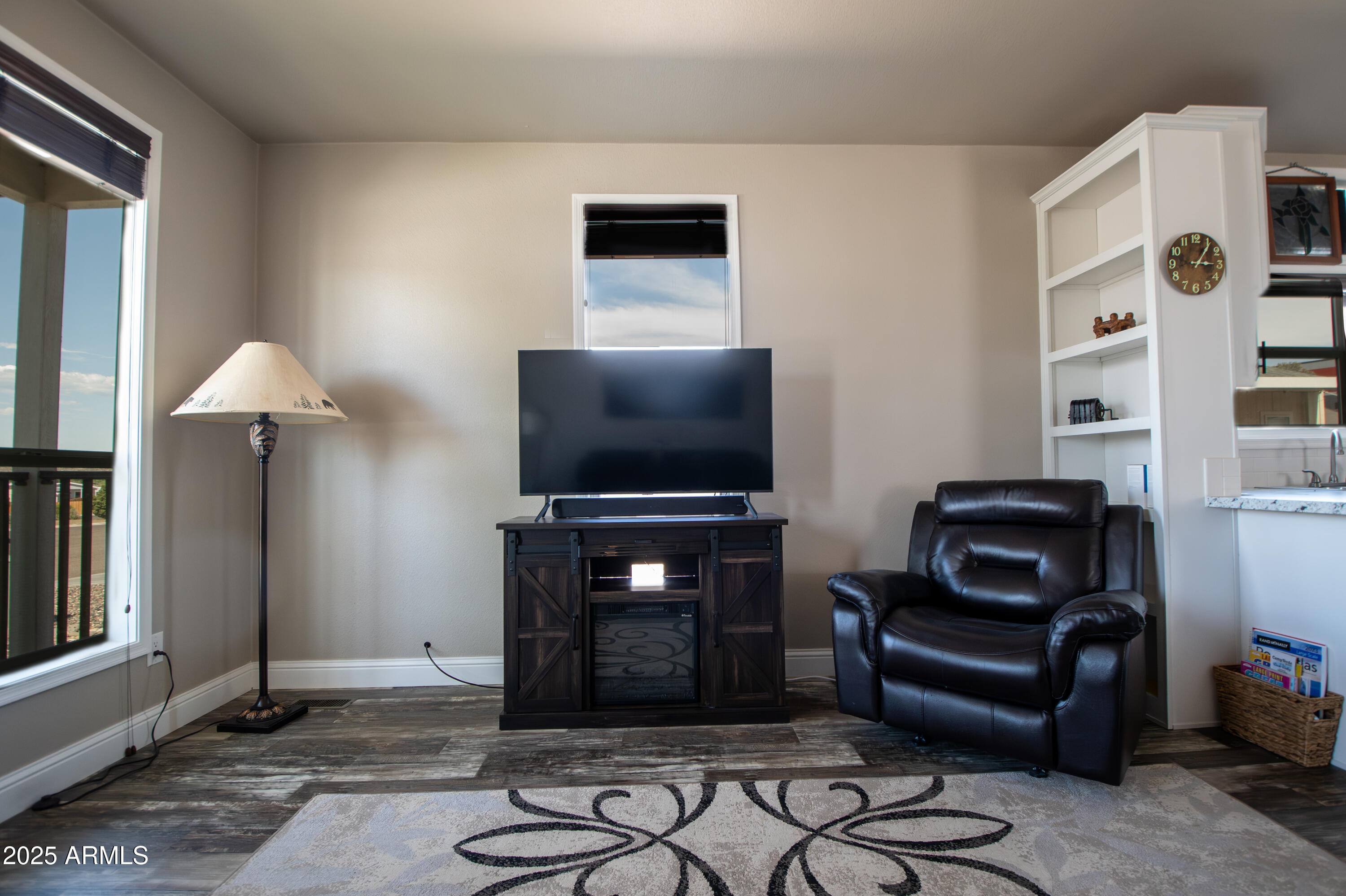1007 Thorton Road Camp Verde, AZ 86322 - Photo 5 of 32 a living room with furniture and a flat screen tv