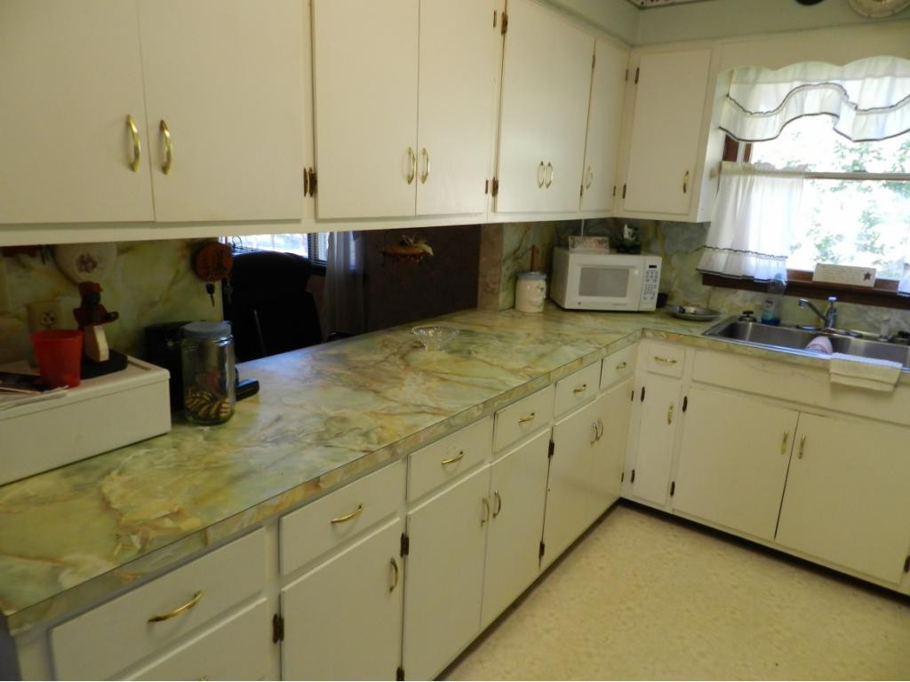 337 Wheelock Road Jonesborough, TN 37659 - Photo 12 of 20 Lots of Cabinets
