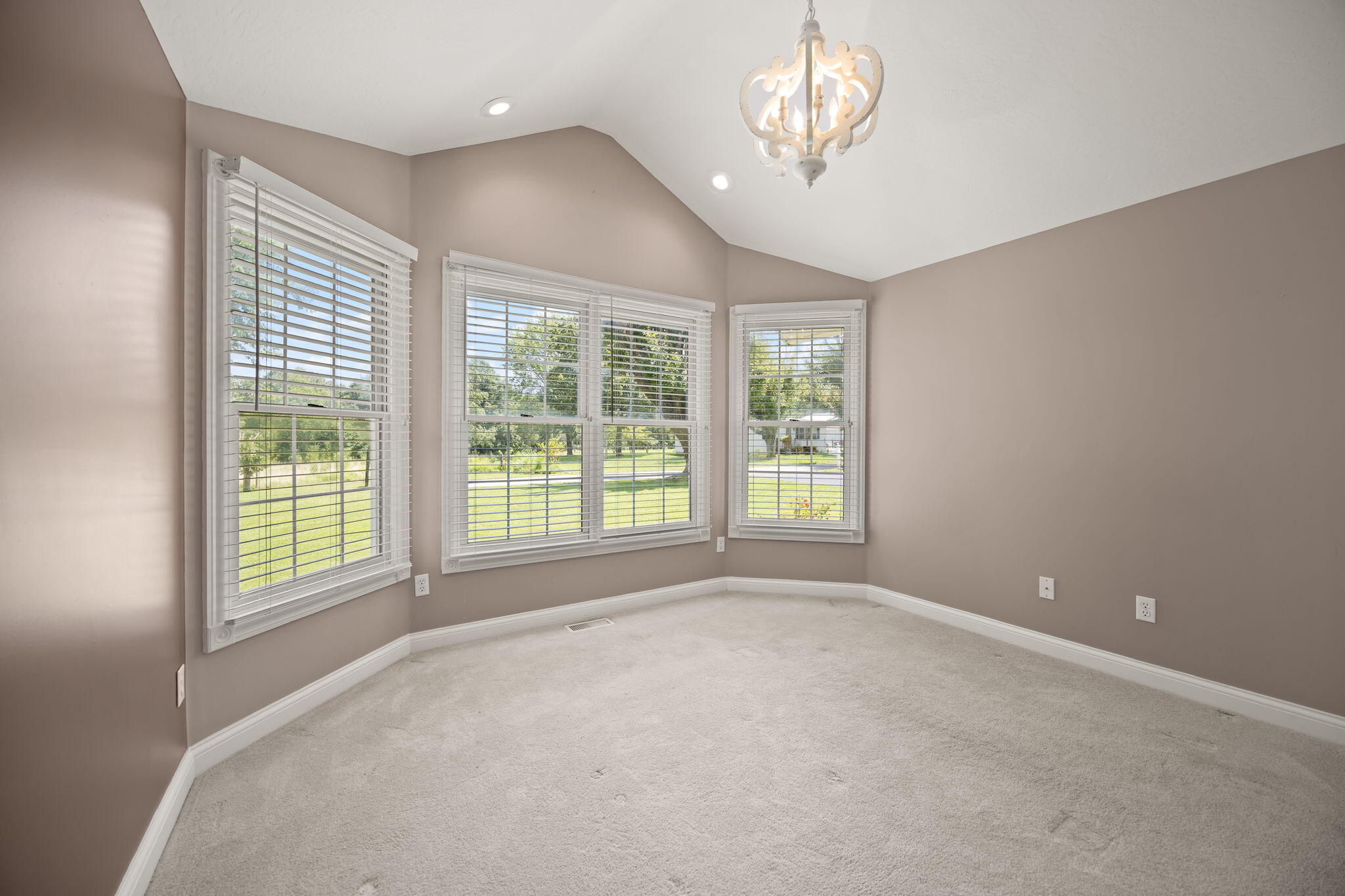 865 Clyde Bell Road Liberty, KY 42539 - Photo 39 of 82 39-web-or-mls-413A1149