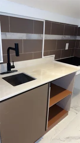 $1,350 | 2140 North 62nd Avenue, Hollywood, FL 33024