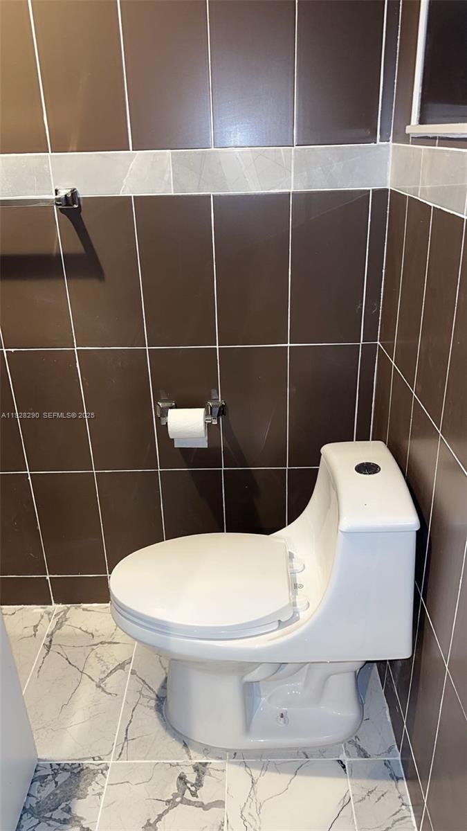 2140 North 62nd Avenue Hollywood, FL 33024 - Photo 8 of 8