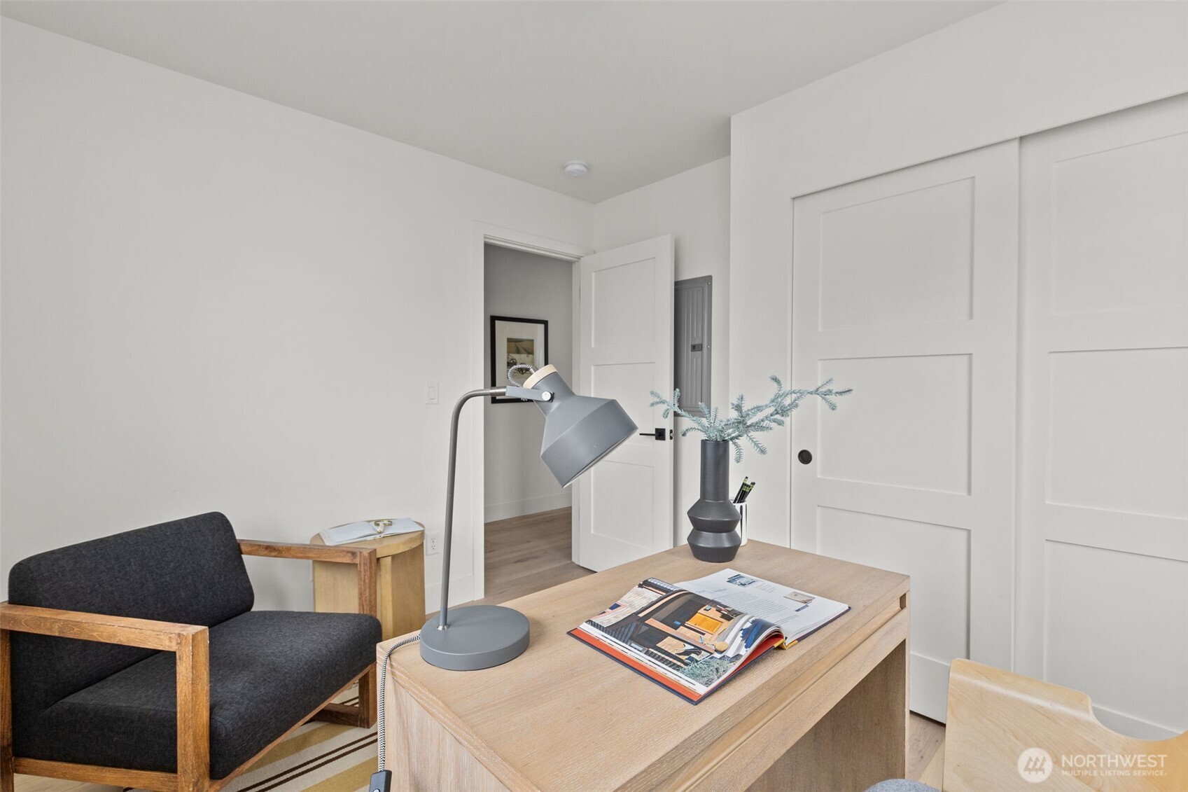 8407 42nd Avenue Southwest Seattle, WA 98136 - Photo 27 of 34 a living room with furniture and a table