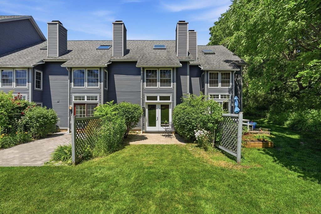 71 Amity Place, Unit 71 Amherst, MA 01002 - Photo 33 of 41