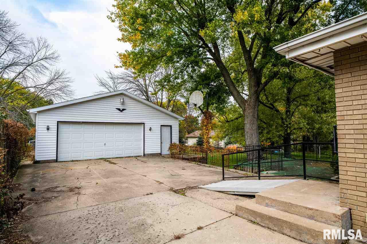 203 Reservoir Road Pekin, IL 61554 - Photo 3 of 26 Gallery Image 3