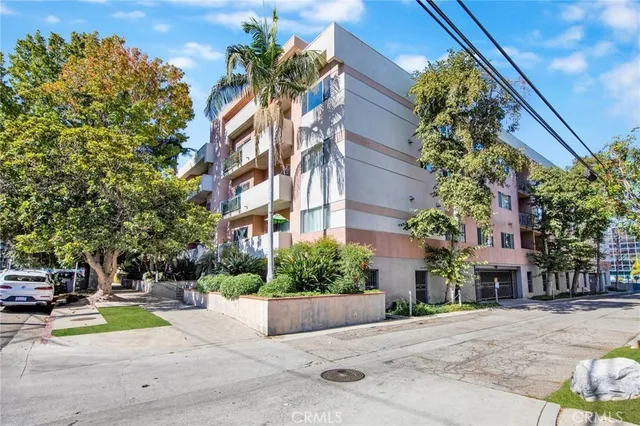 $4,375 | 14245 Dickens Street, Sherman Oaks, CA 91423